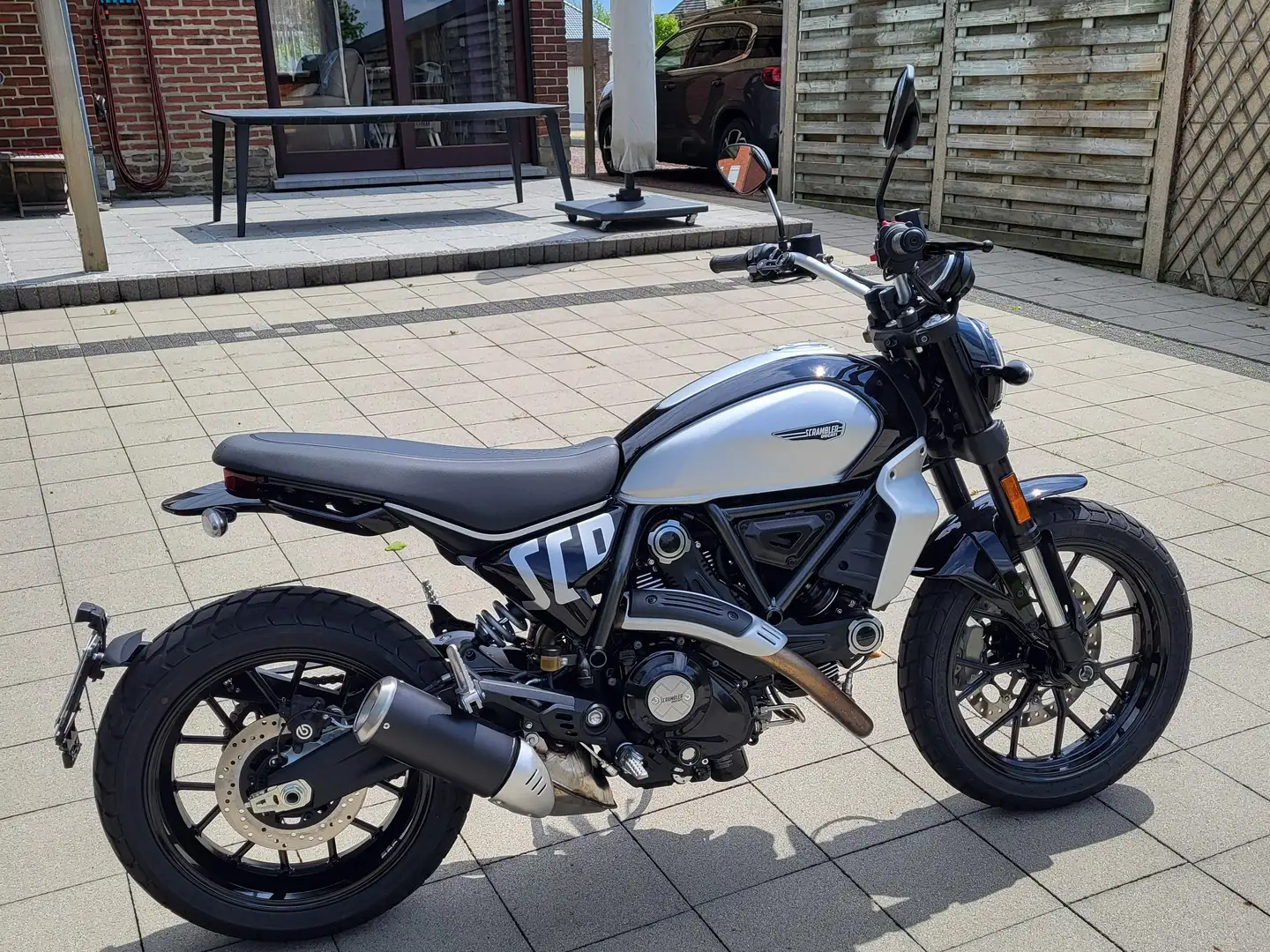 Ducati Scrambler Icon Gen2 Noir - 1