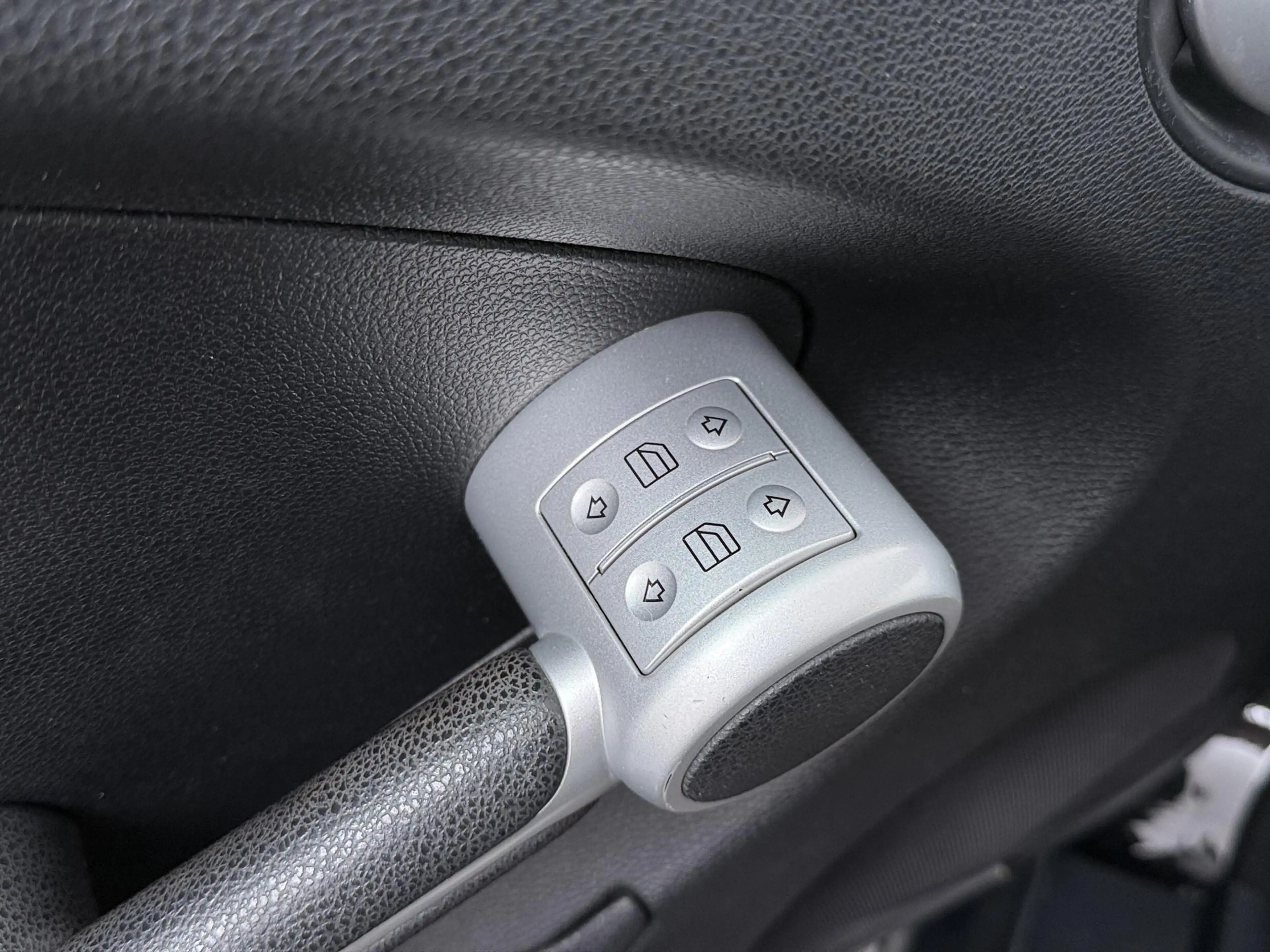 Mercedes-Benz SLK 200 K. - Navigatie - Airconditioning - Stoelverwarming — photo 12
