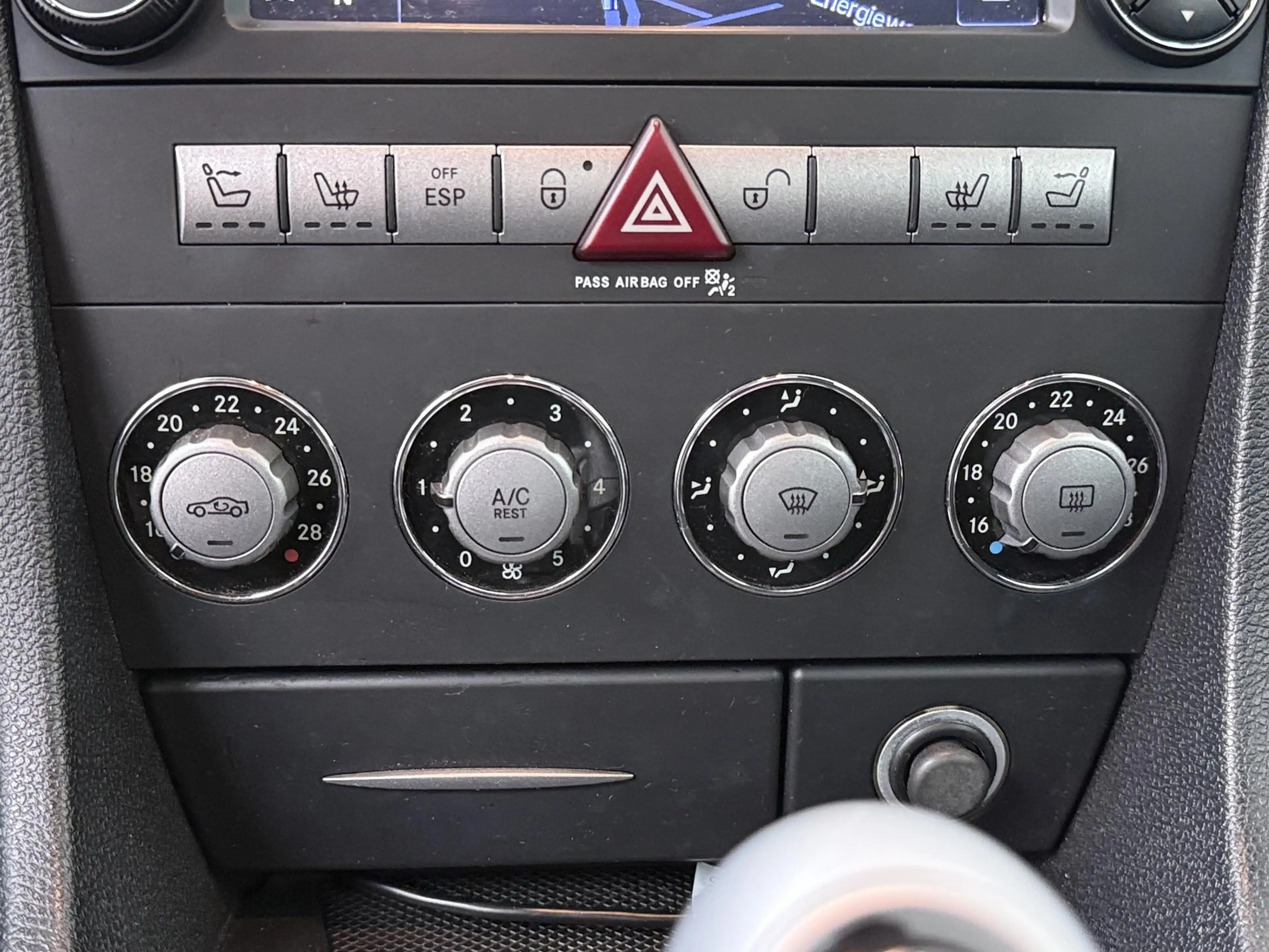 Mercedes-Benz SLK 200 K. - Navigatie - Airconditioning - Stoelverwarming — photo 19