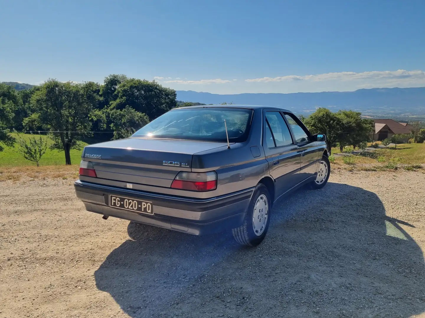 Peugeot 605 605 2.0i SL Šedá - 2