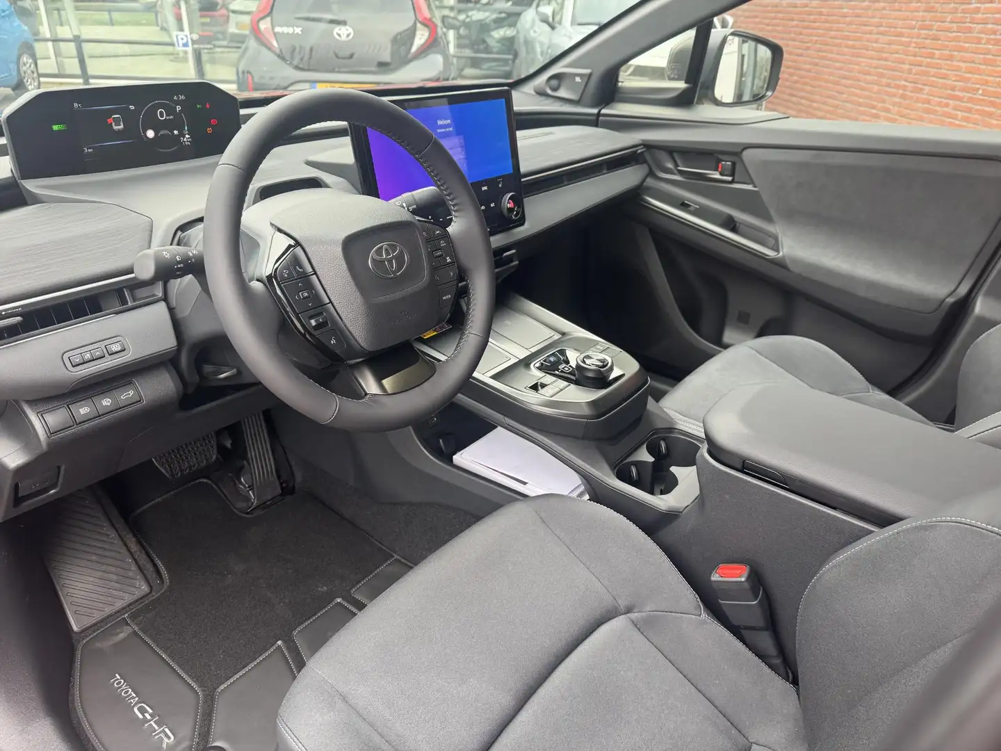 Toyota C-HR+ EXECUTIVE AWD 77KWH NIEUW DIRECT LEVERBAAR! PANODA Marrón - 2