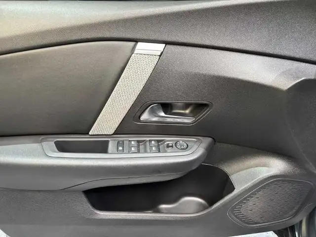 Citroen C4 view 10