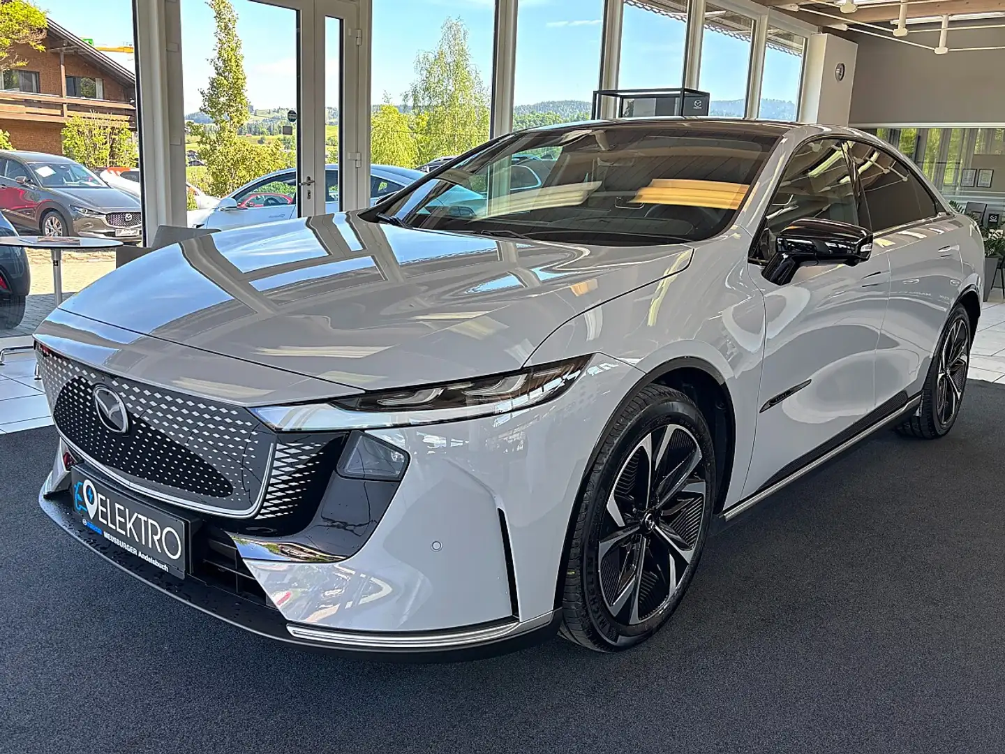 Mazda 6e Takumi Grau - 1