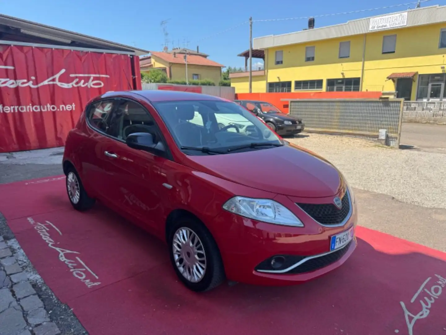 Lancia Ypsilon 1.2 69 CV 5 porte Gold NEOPATENTATI Rosso - 2