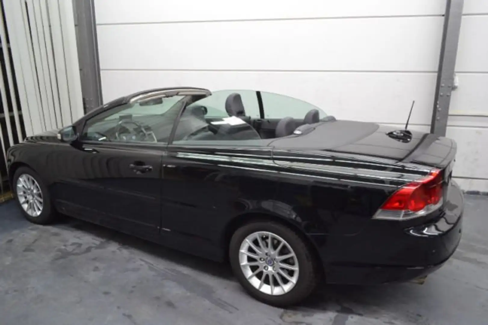 Volvo C70 C70 Cabrio Diesel D5 Aut. Summum Schwarz - 2