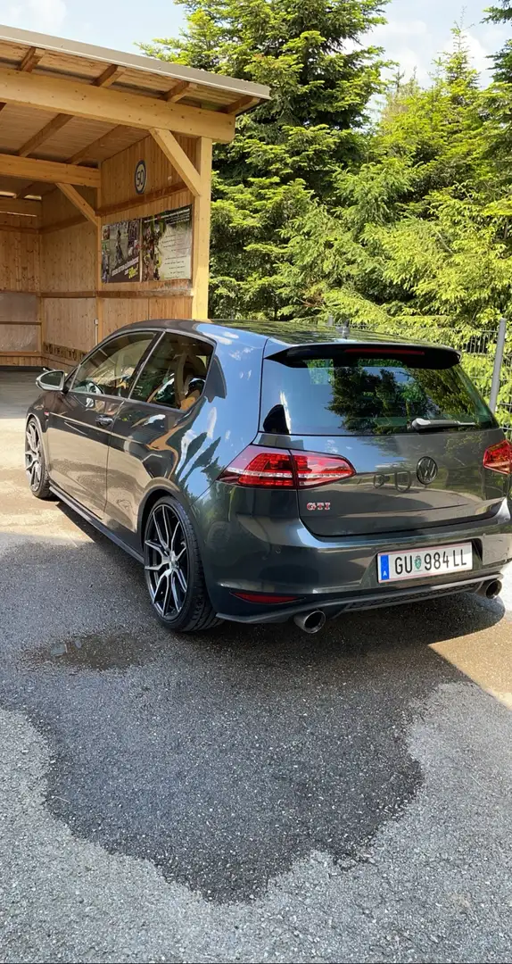 Volkswagen Golf GTI 2,0 TSI Performance - 2