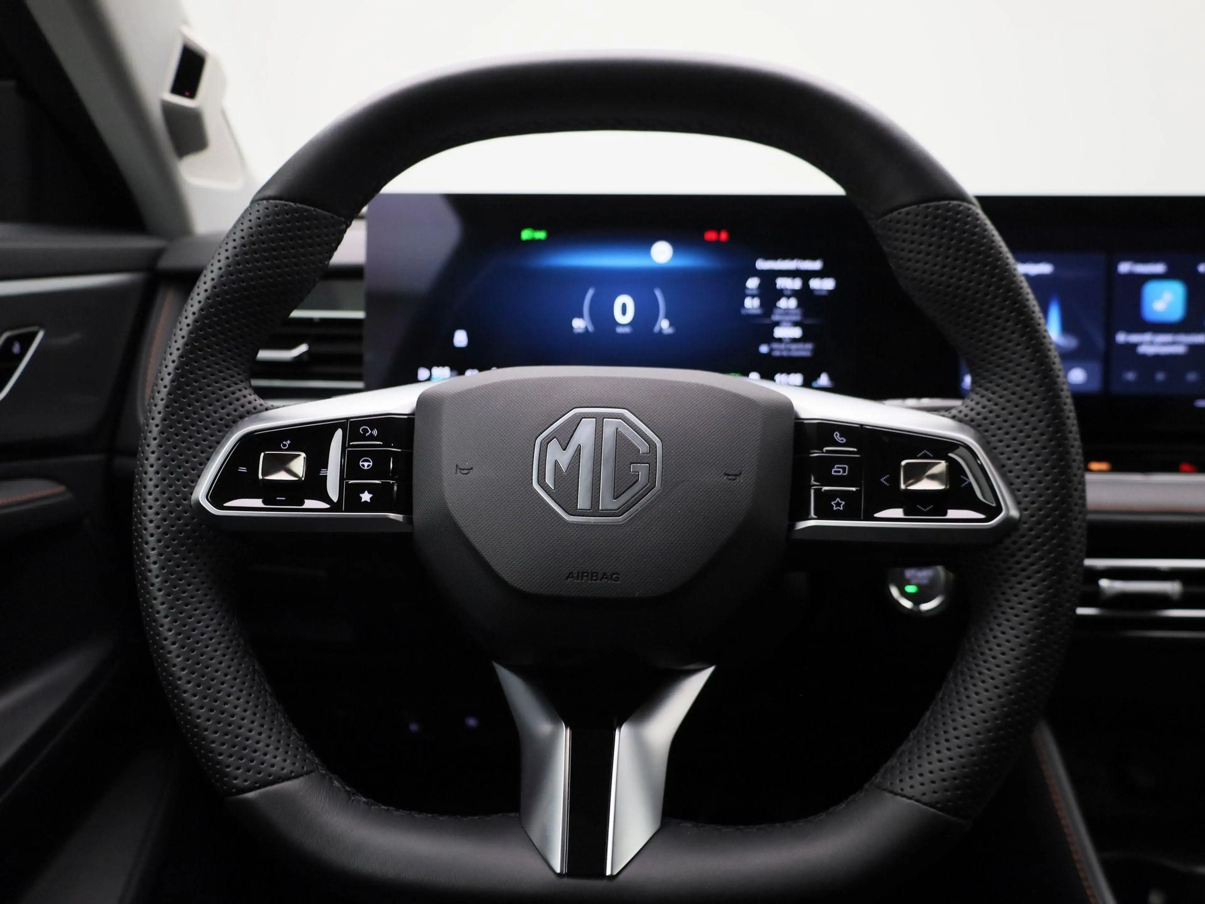 MG HS MG PHEV 1.5 Luxury | 100km Electrisch | Navi | Car — photo 7