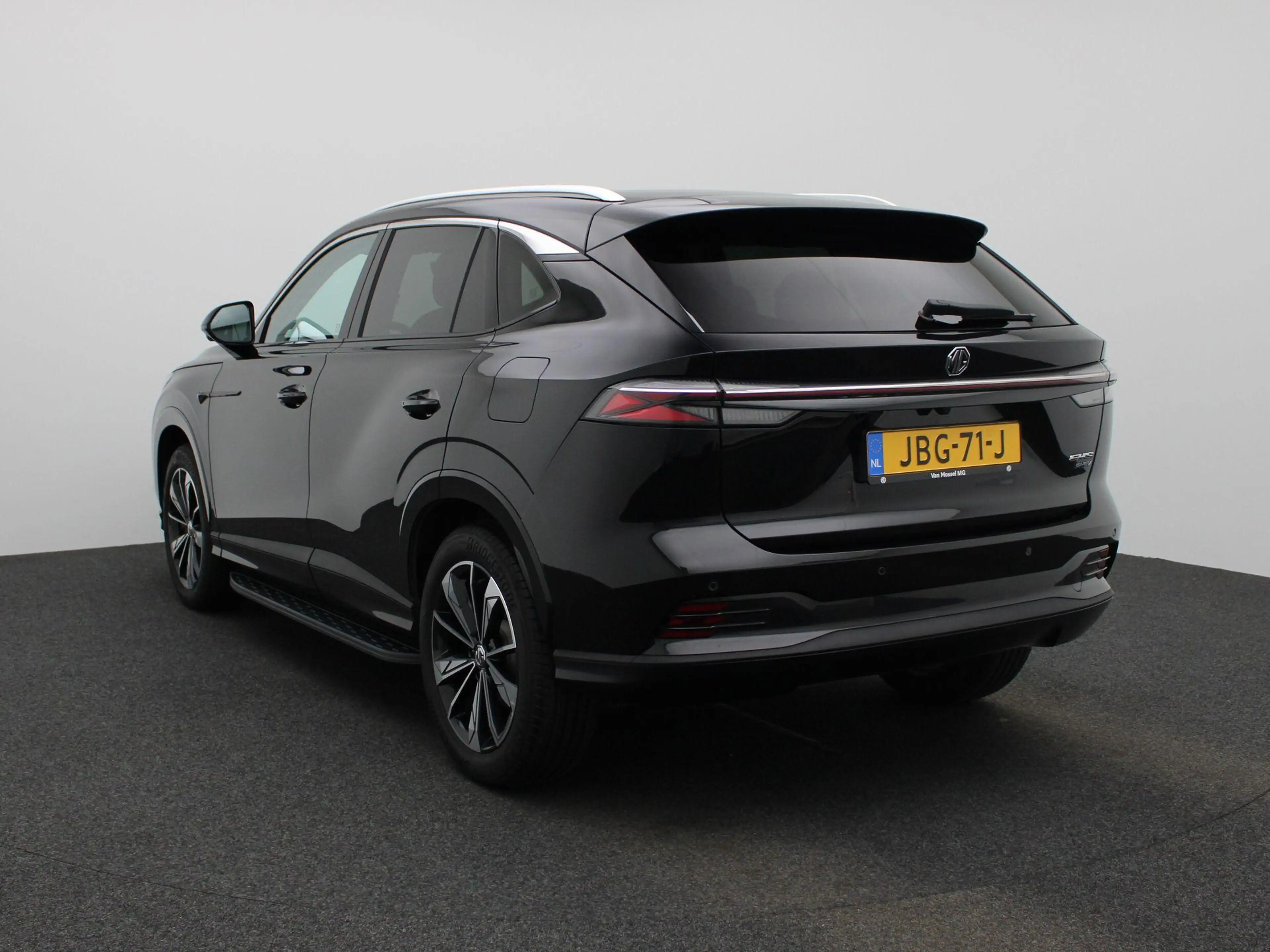 MG HS MG PHEV 1.5 Luxury | 100km Electrisch | Navi | Car — photo 2