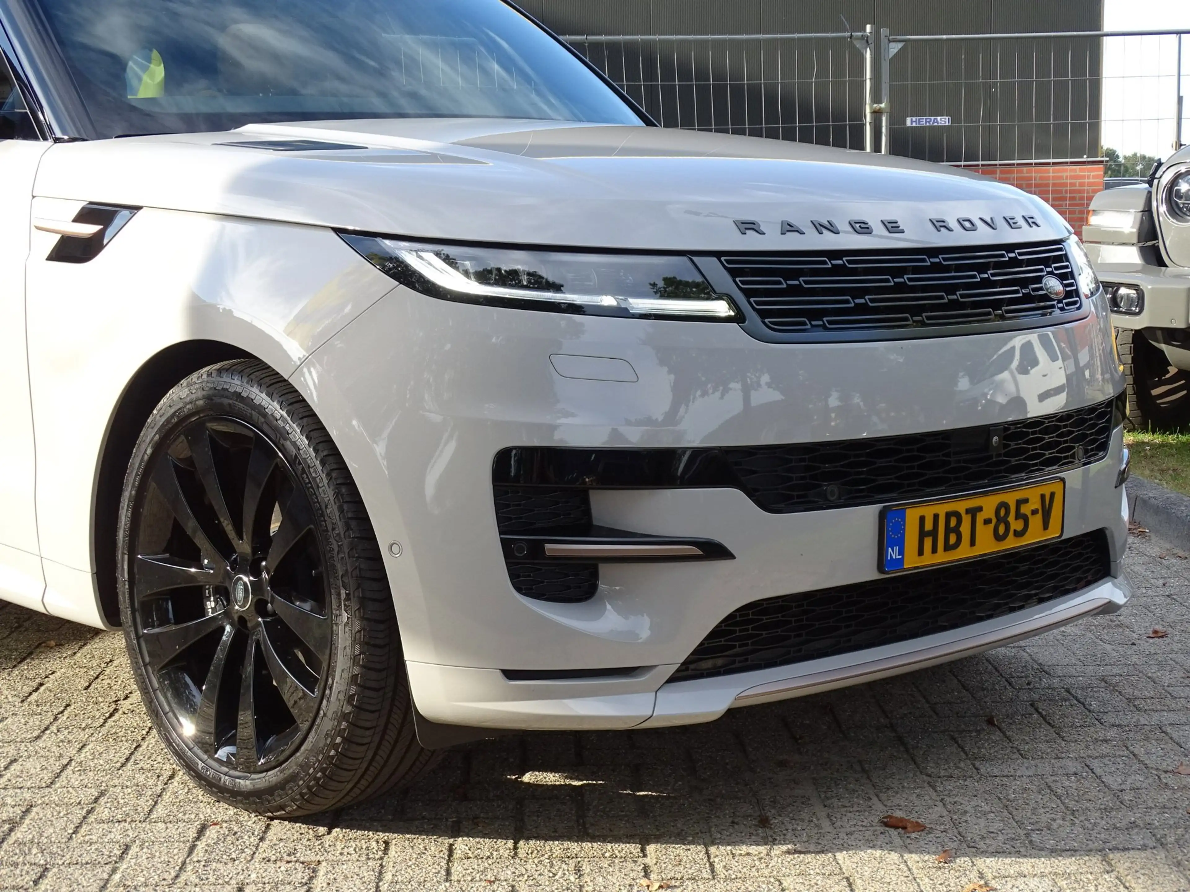 Land Rover Range Rover Sport 3.0 P460e Dynamic HSE PHEV|Softclose|Klasse 5|23"| — photo 4
