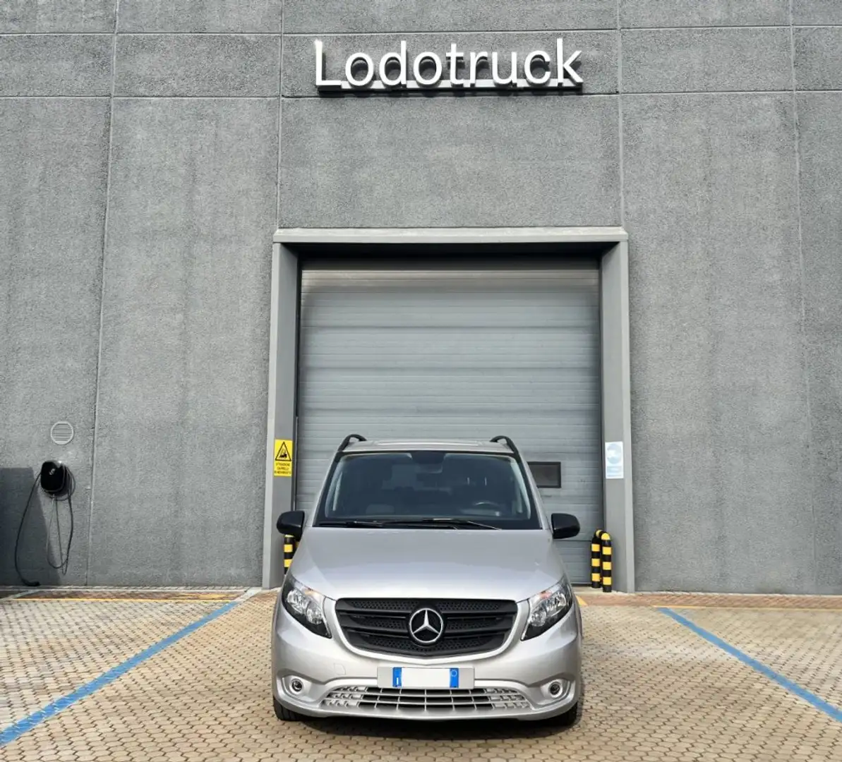 Mercedes-Benz Vito 114 CDI Mixto Extralong Gümüş rengi - 2