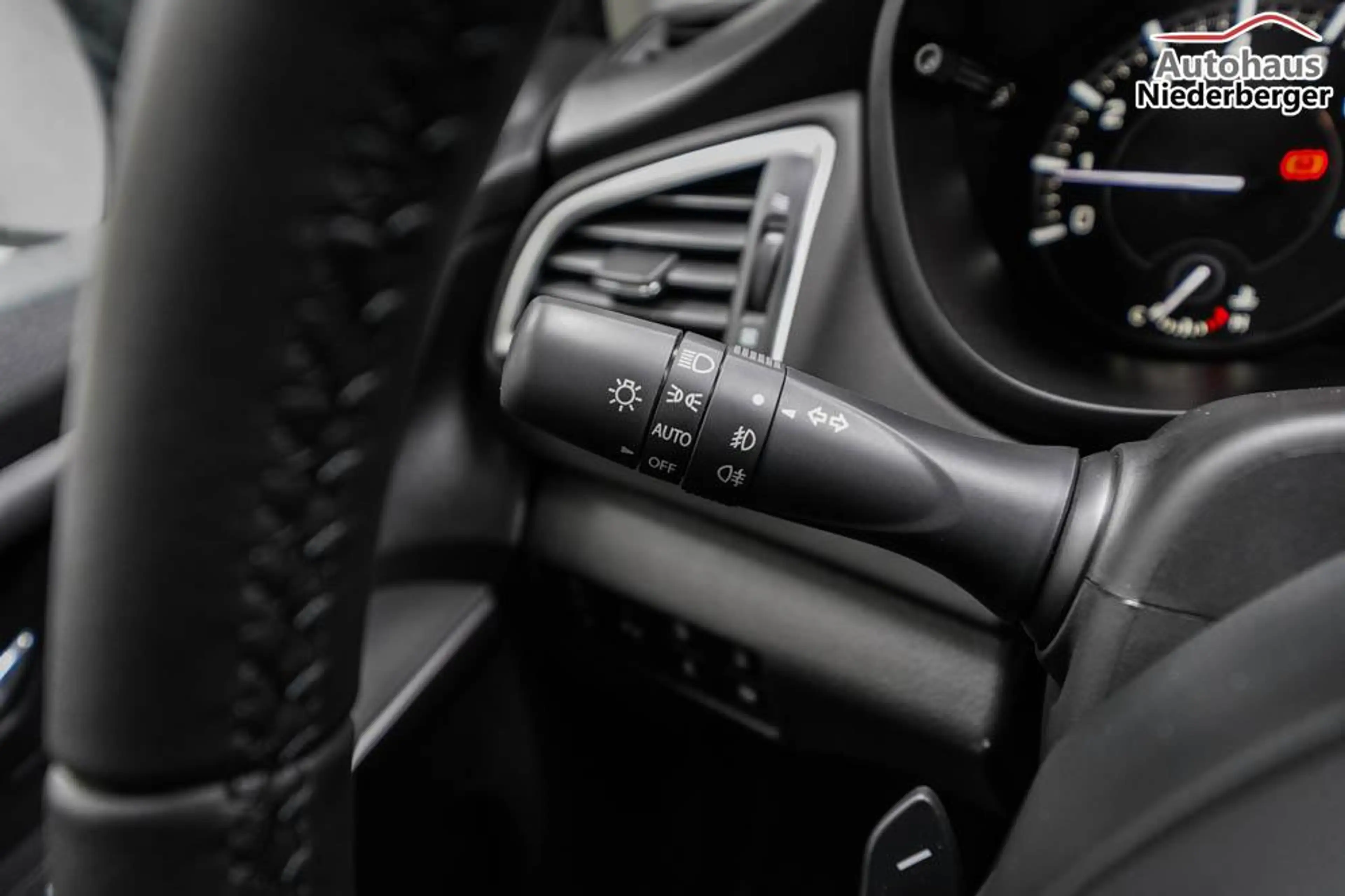 Suzuki S-Cross 1,4 2WD Mild-Hybrid AT GL+ - LAGER 81 kW (110 P... — photo 10