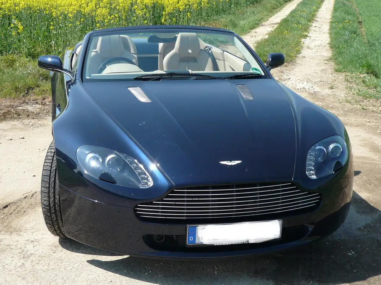 Aston Martin V8