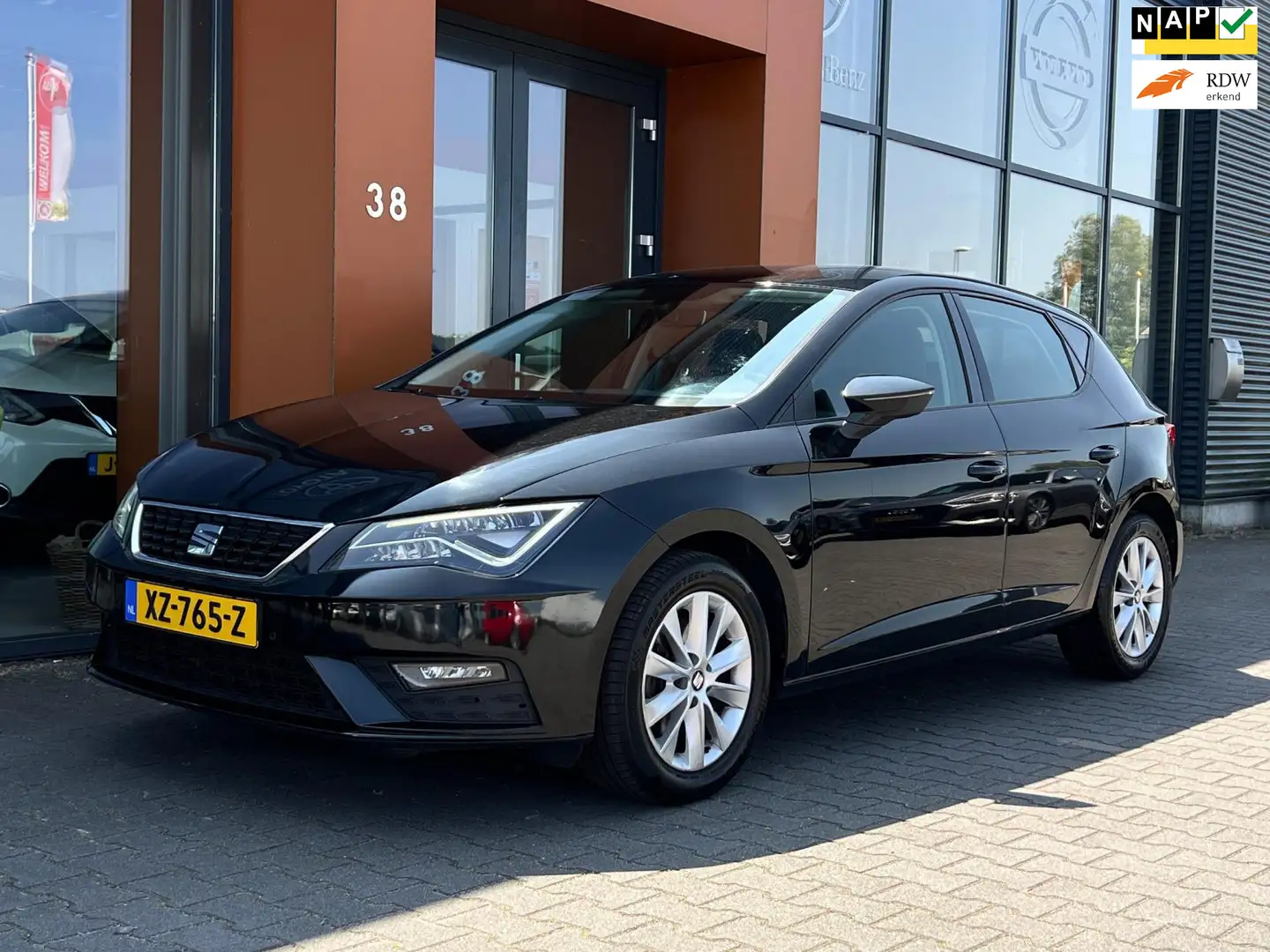 SEAT Leon 1.6TDI|LED|Cruise|Navi|Clima|Bluetooth|Isofix|NAP Noir - 1