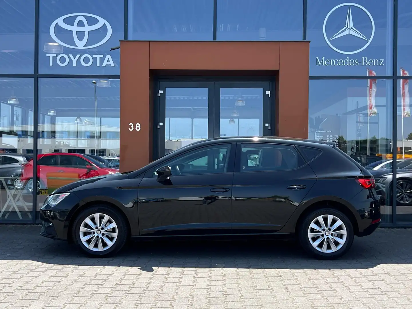 SEAT Leon 1.6TDI|LED|Cruise|Navi|Clima|Bluetooth|Isofix|NAP Noir - 2