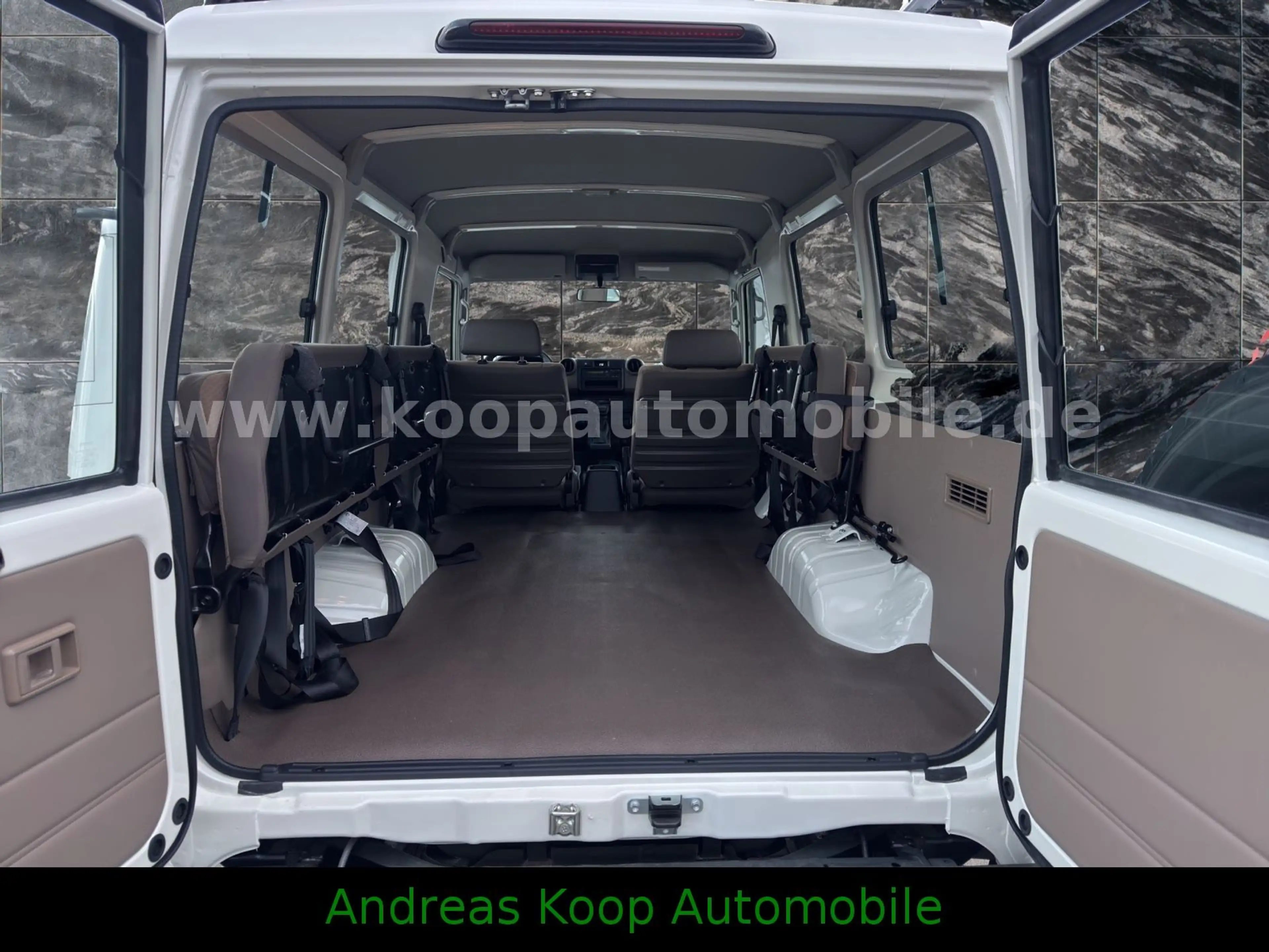 Toyota Land Cruiser GRJ 78 Automatik PowerPaket Sofort — photo 9