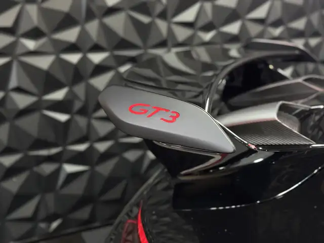 Porsche 911 view 13