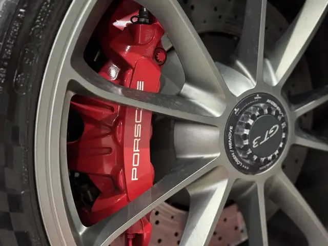 Porsche 991 view 12