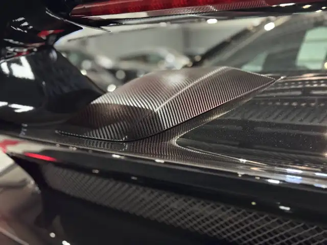Porsche 911 view 14