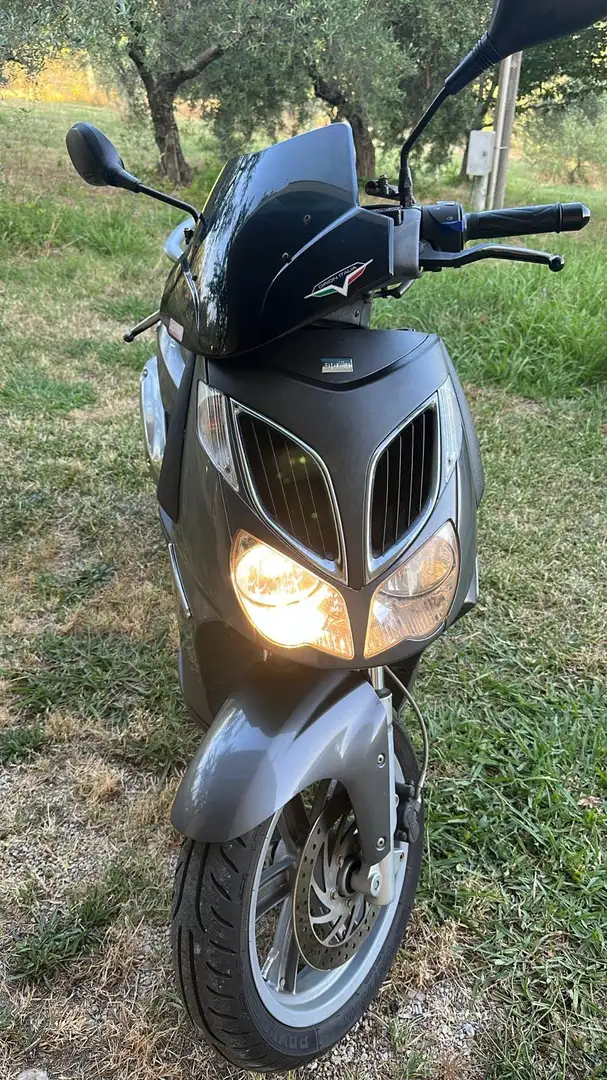 Aprilia Sportcity 125 Gri - 1