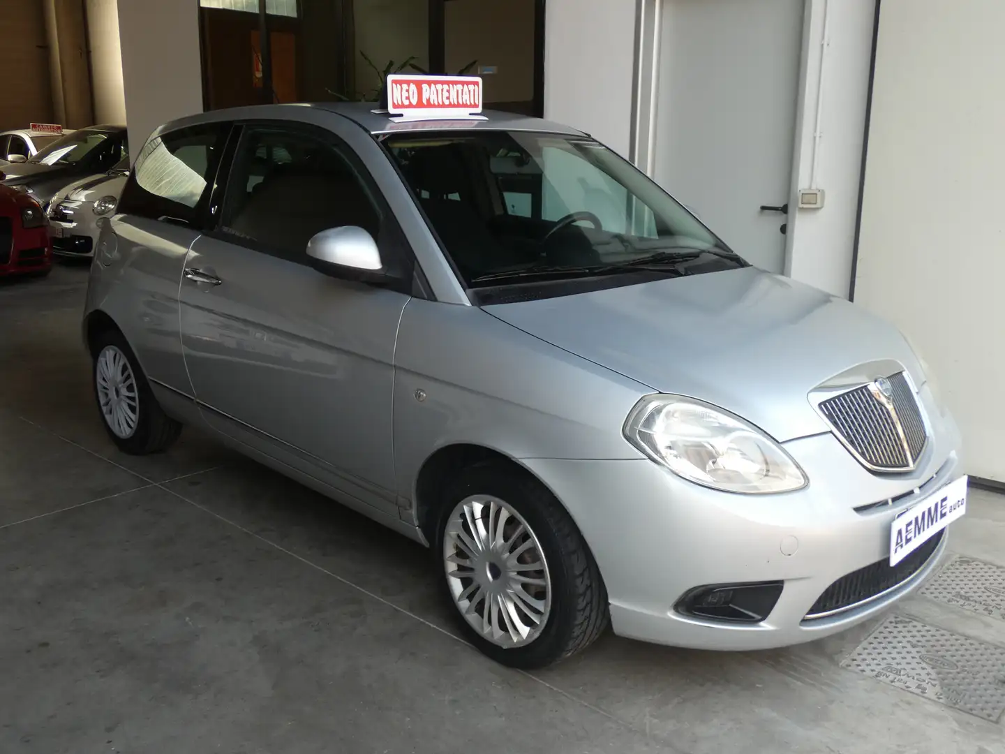 Lancia Ypsilon Ypsilon 1.2 8v Argento 69cv Argent - 2