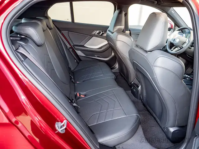 BMW 1 Series view 15