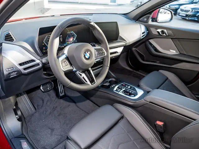 BMW 1 Series view 4
