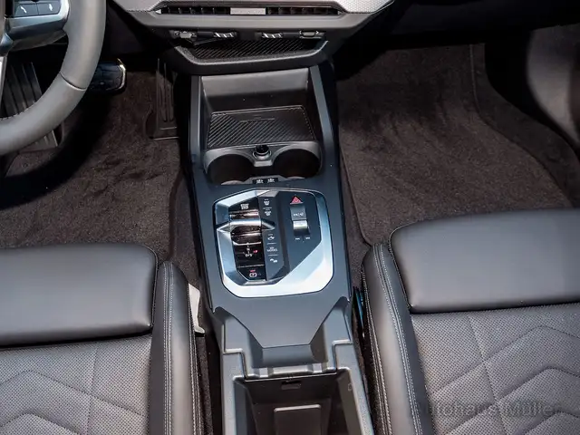 BMW 1 Series view 8
