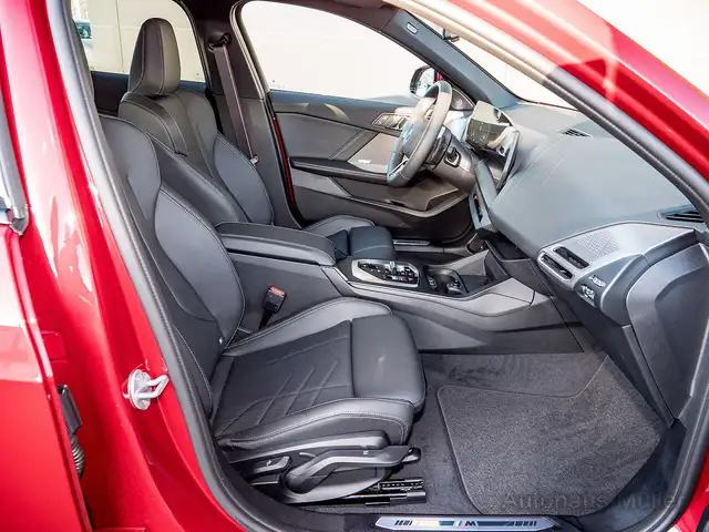 BMW 1 Series view 5