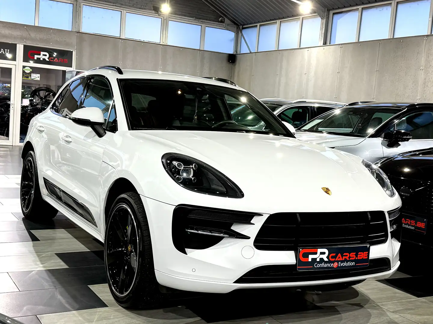 Porsche Macan 2.0 Turbo PDK Sport Design 1e Main Etat Neuf Blanc - 2