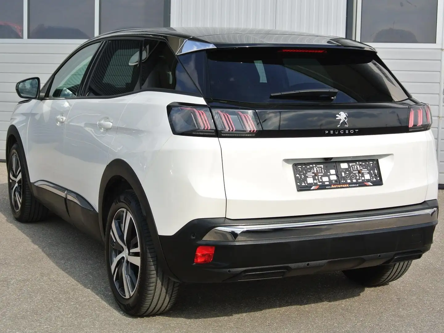 Peugeot 3008 1.5 Blue HDI Allure Pack EAT8 *LEDER * virtual CP* Weiß - 2