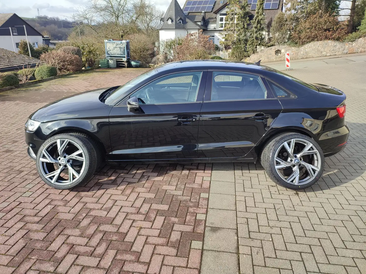 Audi A3 2,0 TDI 150PS *Automatik *Limousine SPORT Schwarz - 2