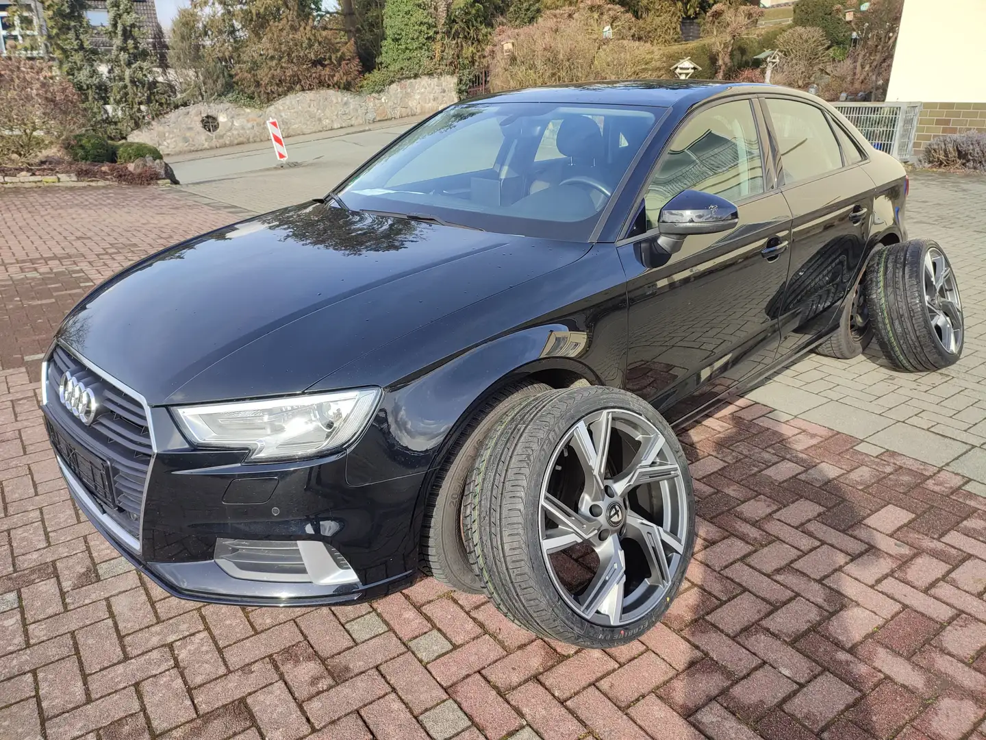 Audi A3 2,0 TDI 150PS *Automatik *Limousine SPORT Schwarz - 1