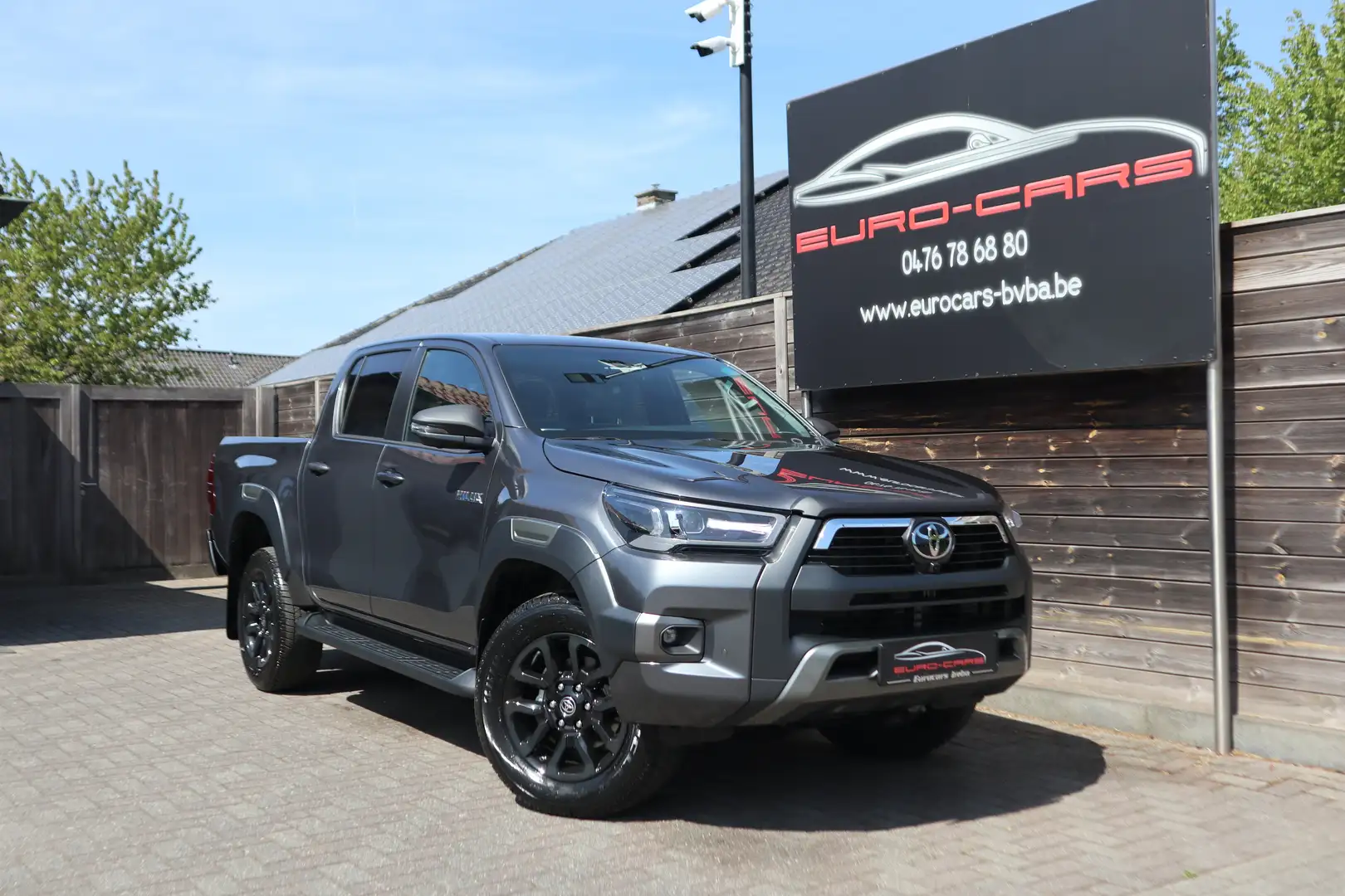 Toyota Hilux 2.8 D DoubleCab Invincible/GPS/360°/Leder/New ! Gris - 1