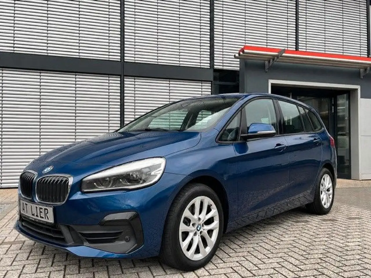BMW 220