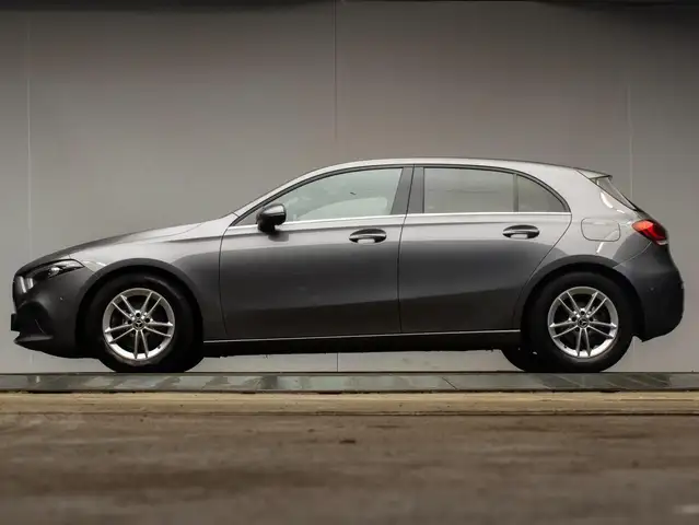 Mercedes-Benz A 200 Business Sport (STERRENHEMEL,APPLE CARPLAY,NAVI,SP