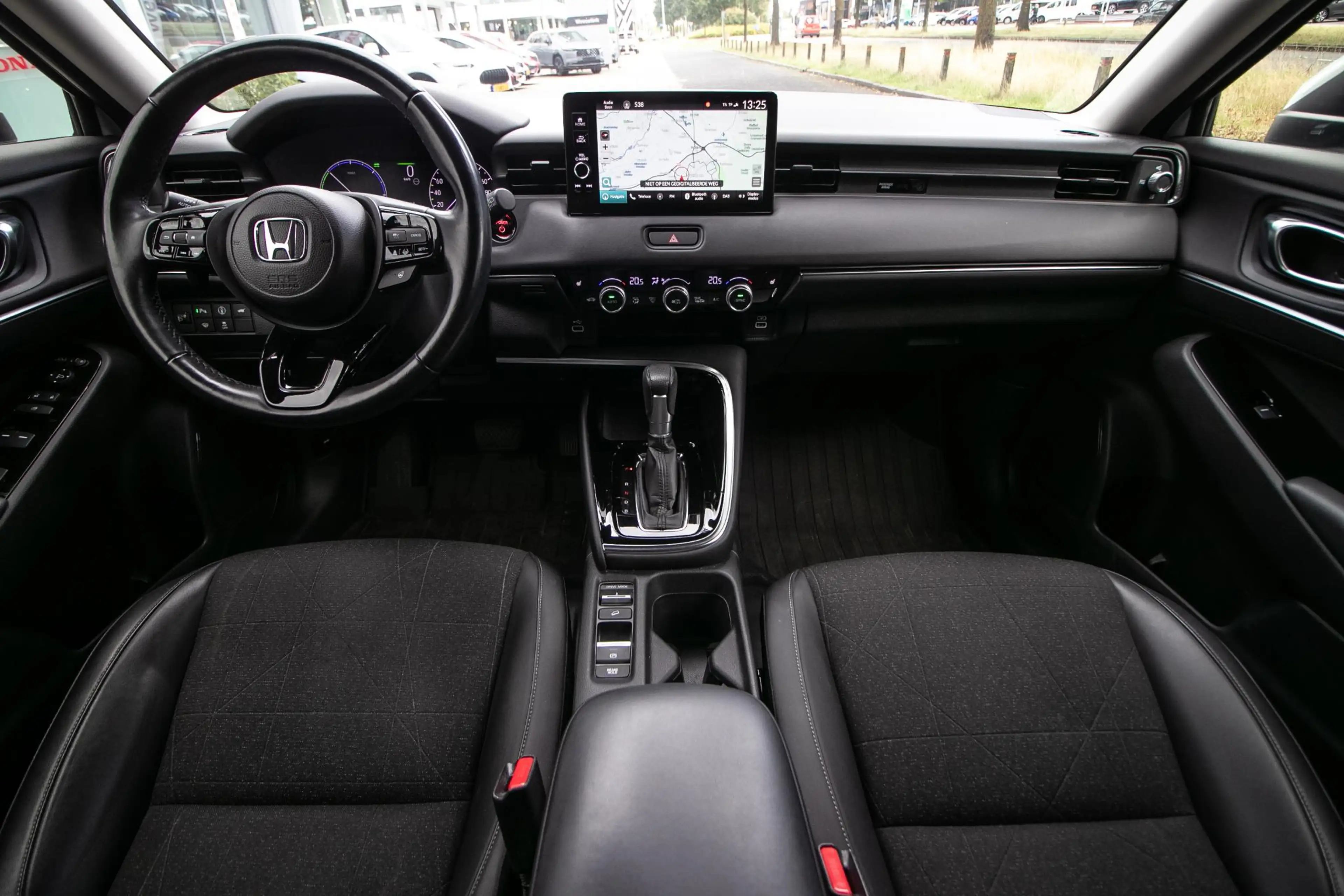 Honda HR-V 1.5 e:HEV Advance — photo 14