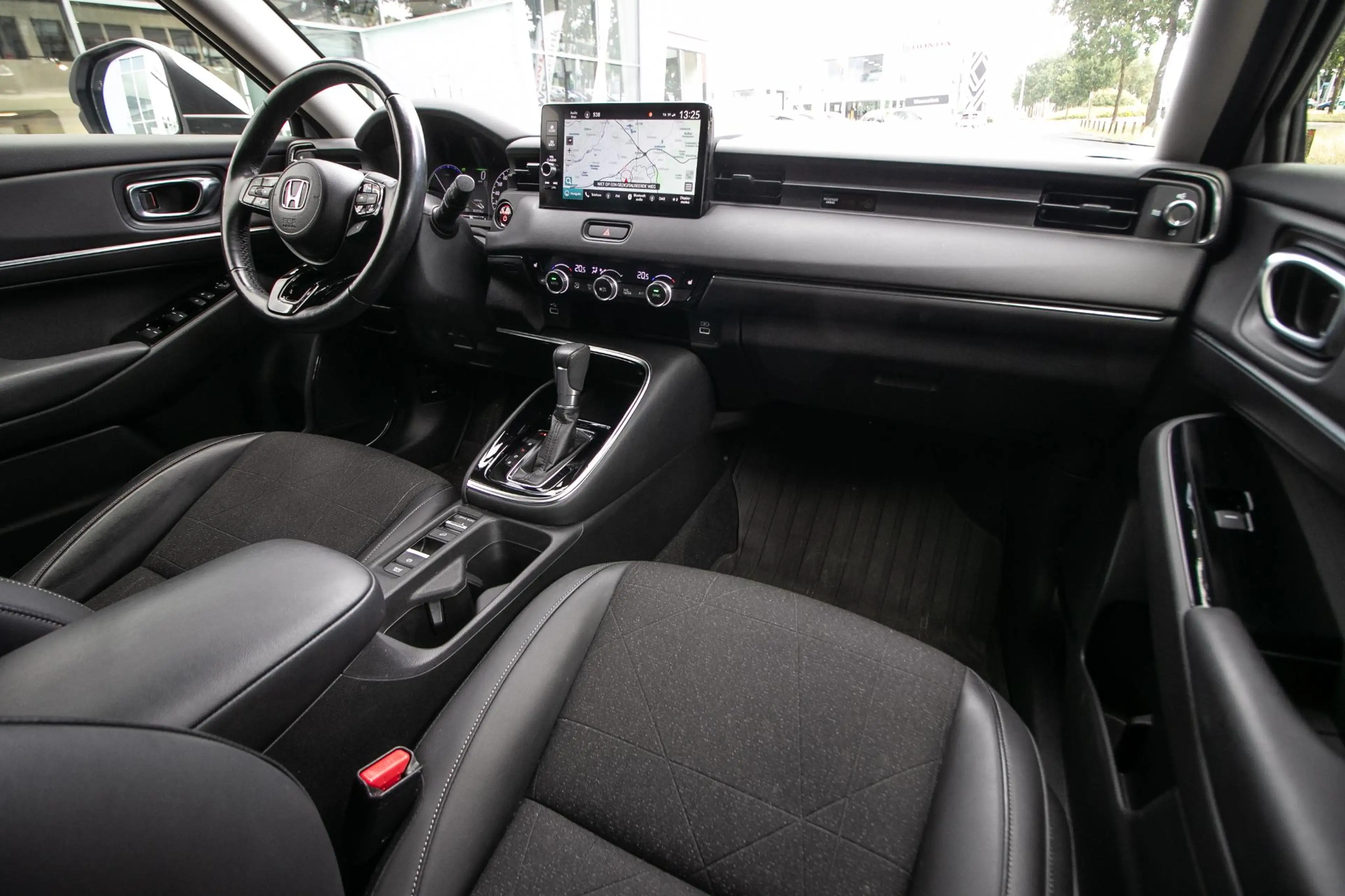 Honda HR-V 1.5 e:HEV Advance — photo 4
