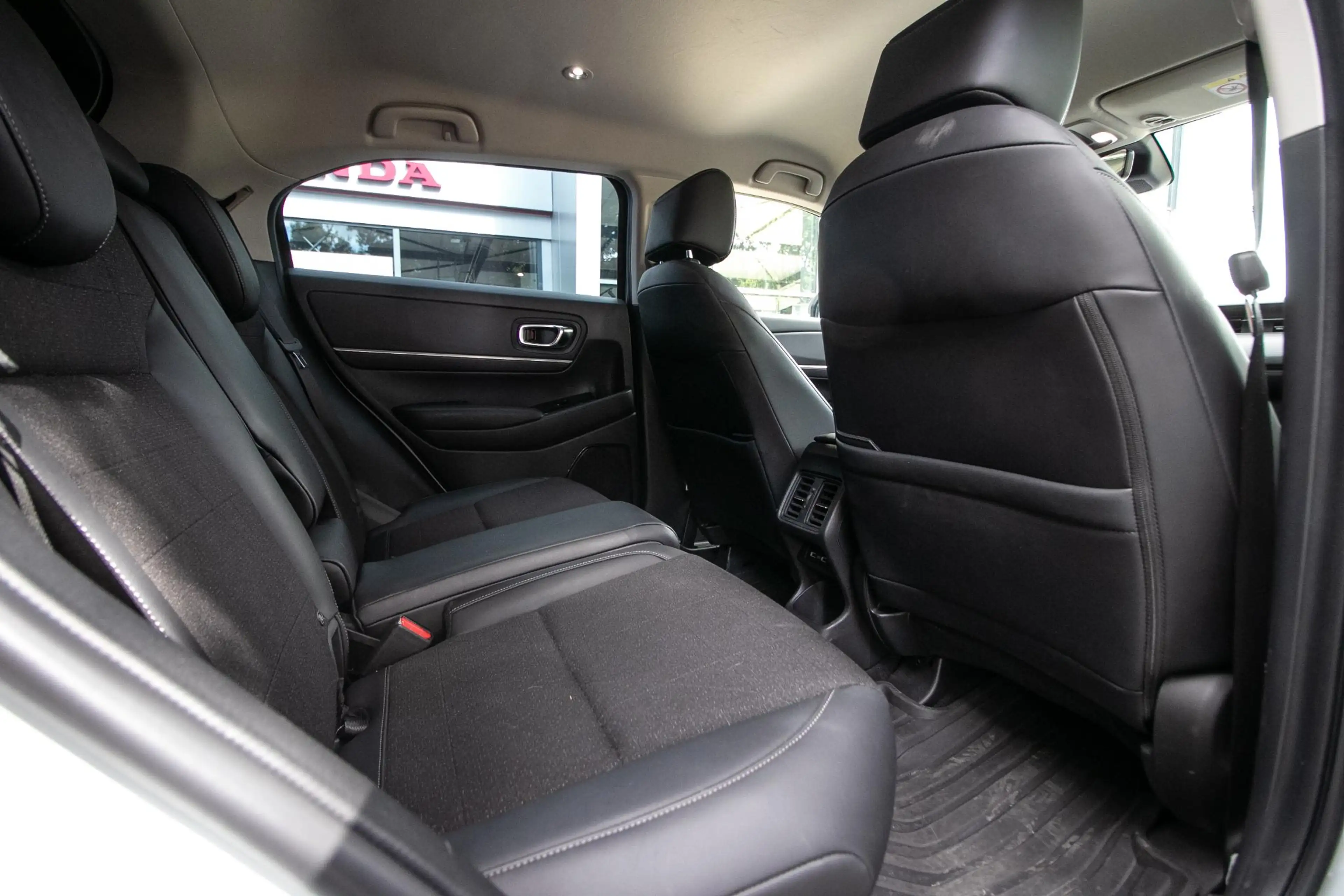 Honda HR-V 1.5 e:HEV Advance — photo 7