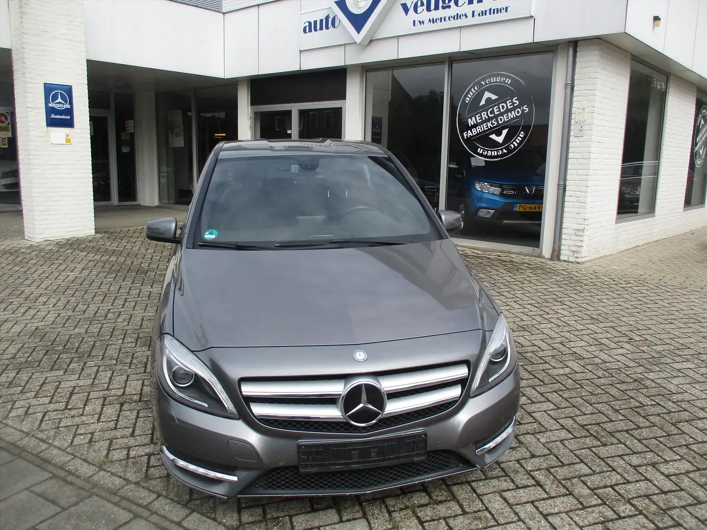 Mercedes-Benz B 200 B 156PK 7G-DCT / SPORT / COMPLEET Gris - 2