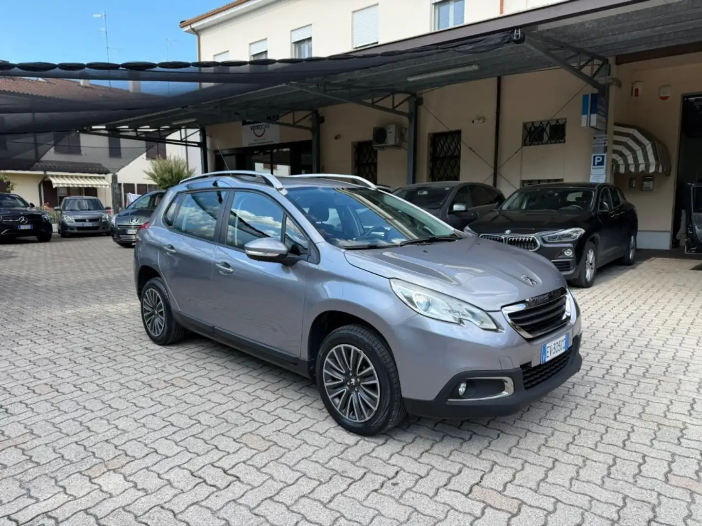 Peugeot 2008 1° serie 1.2 VTi 82CV Allure OK NEOPATENTATO Grau - 1