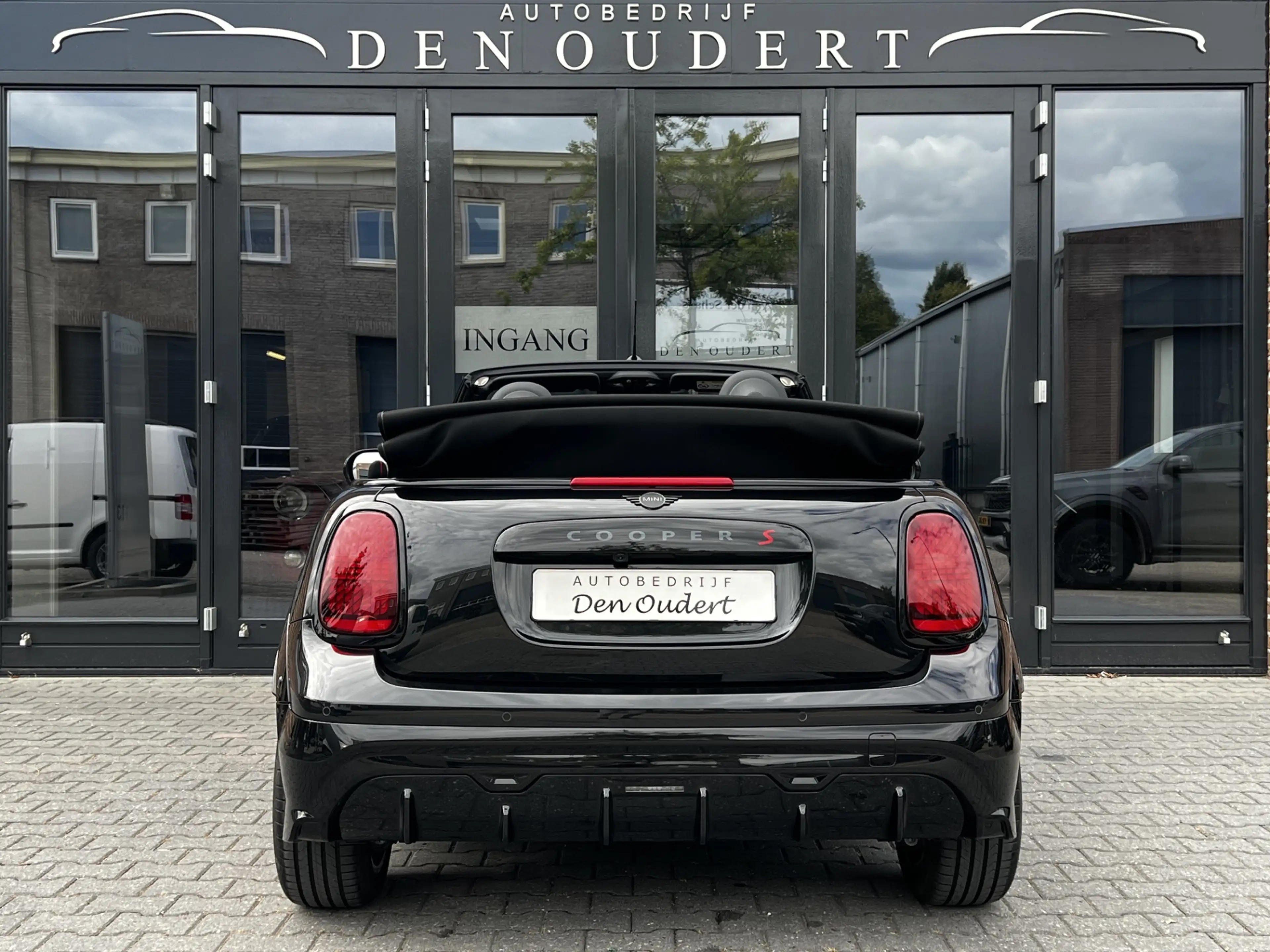 MINI Cooper S Cabrio 2.0 John Cooper Works M JCW / CARPLAY / HEAD UP / — photo 22