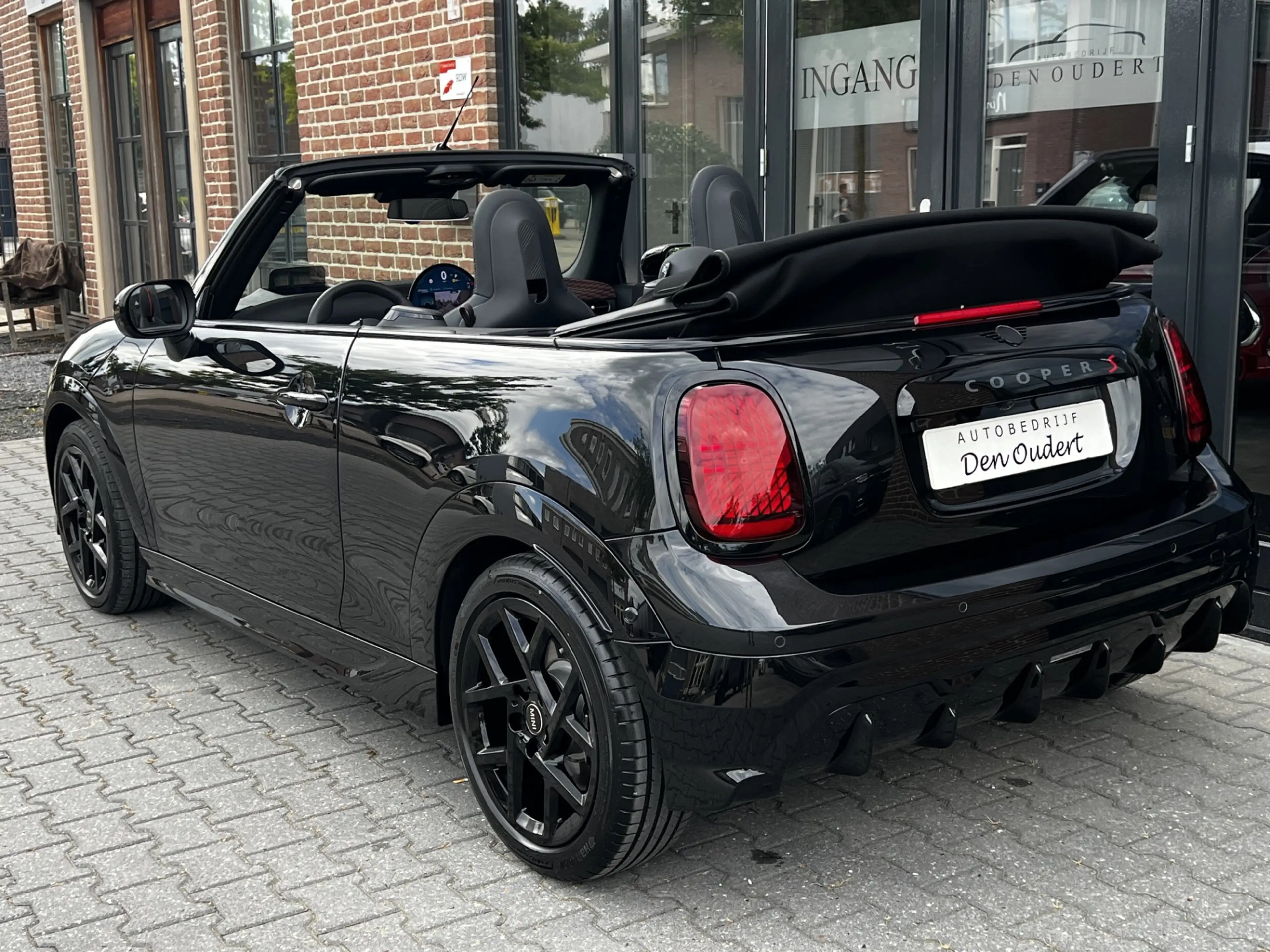 MINI Cooper S Cabrio 2.0 John Cooper Works M JCW / CARPLAY / HEAD UP / — photo 6