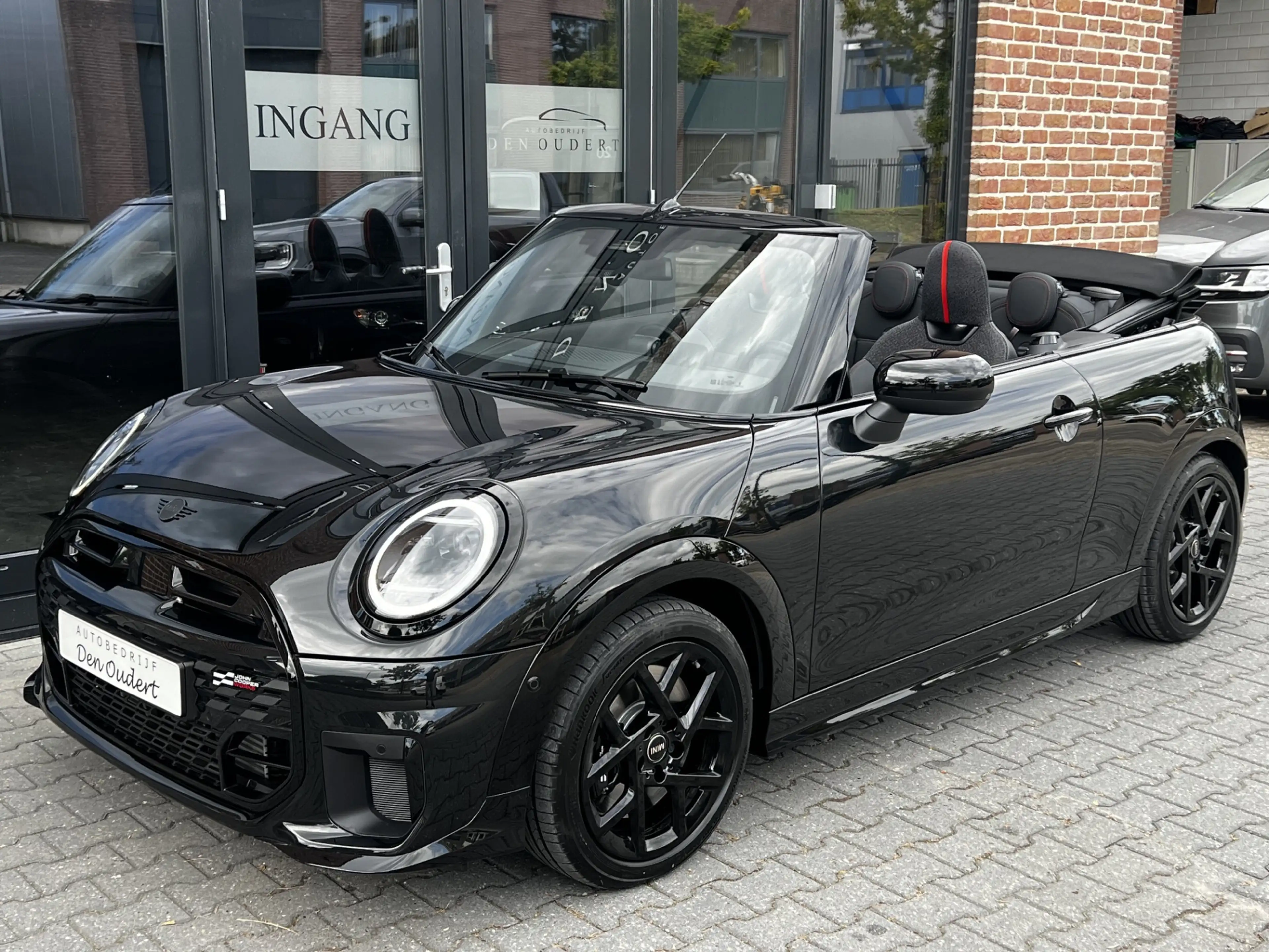 MINI Cooper S Cabrio 2.0 John Cooper Works M JCW / CARPLAY / HEAD UP / — photo 5