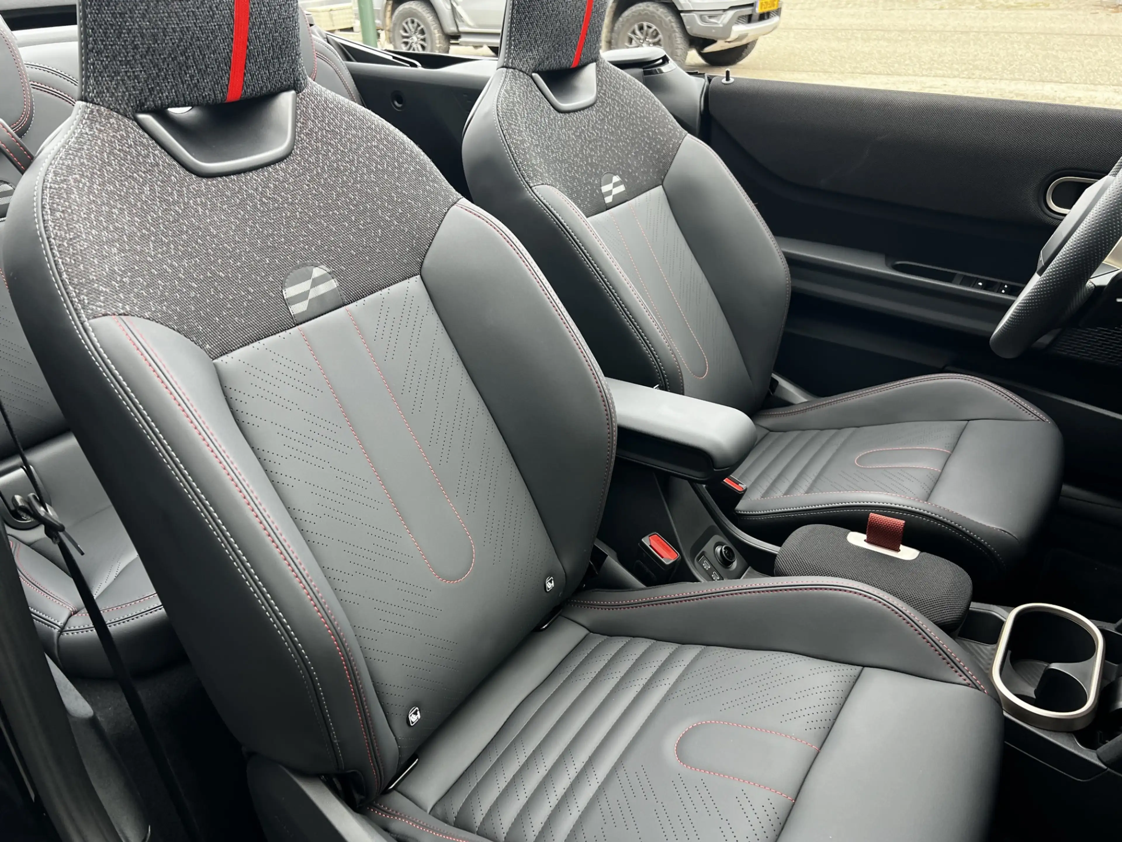 MINI Cooper S Cabrio 2.0 John Cooper Works M JCW / CARPLAY / HEAD UP / — photo 12
