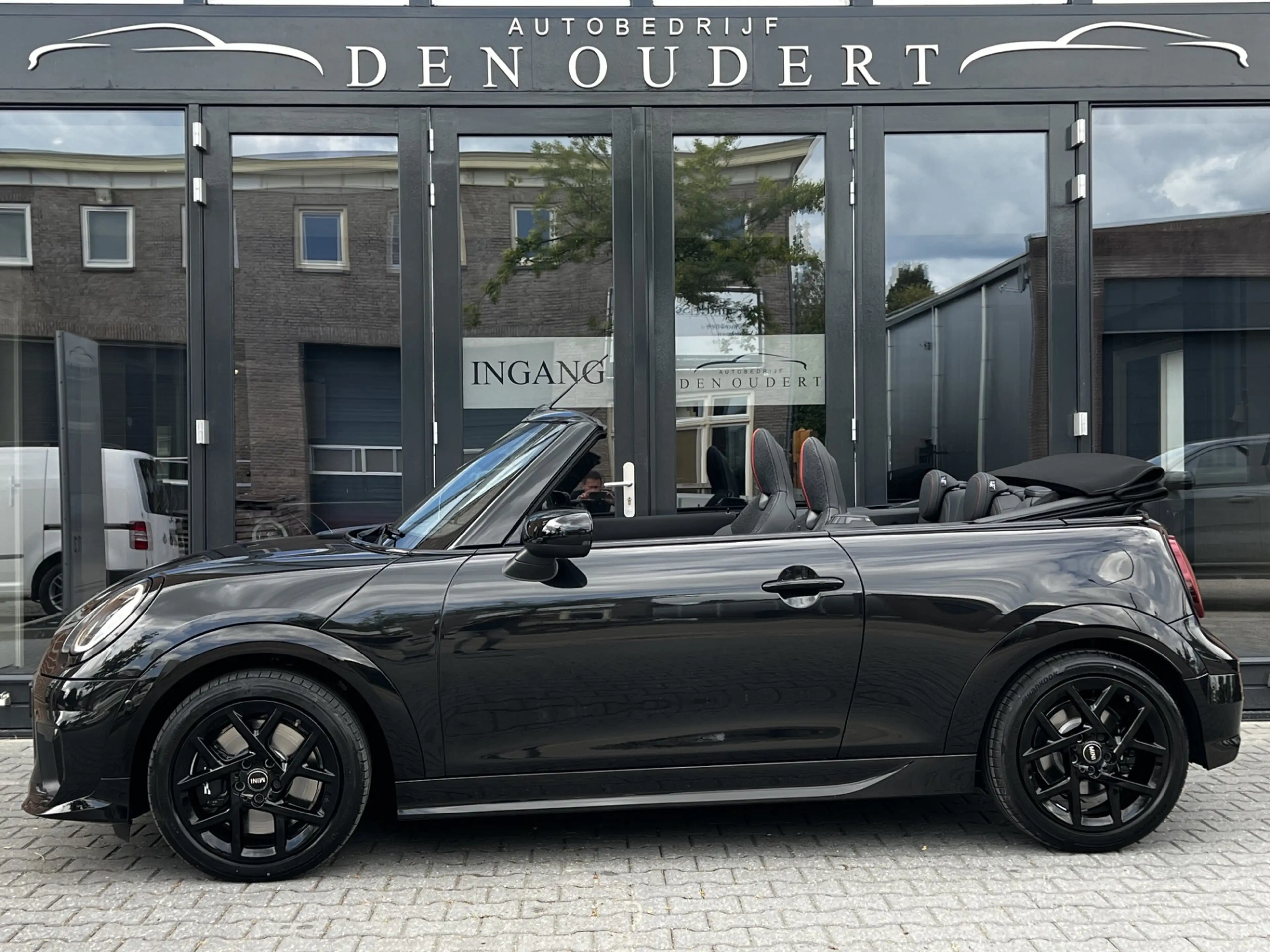 MINI Cooper S Cabrio 2.0 John Cooper Works M JCW / CARPLAY / HEAD UP / — photo 4
