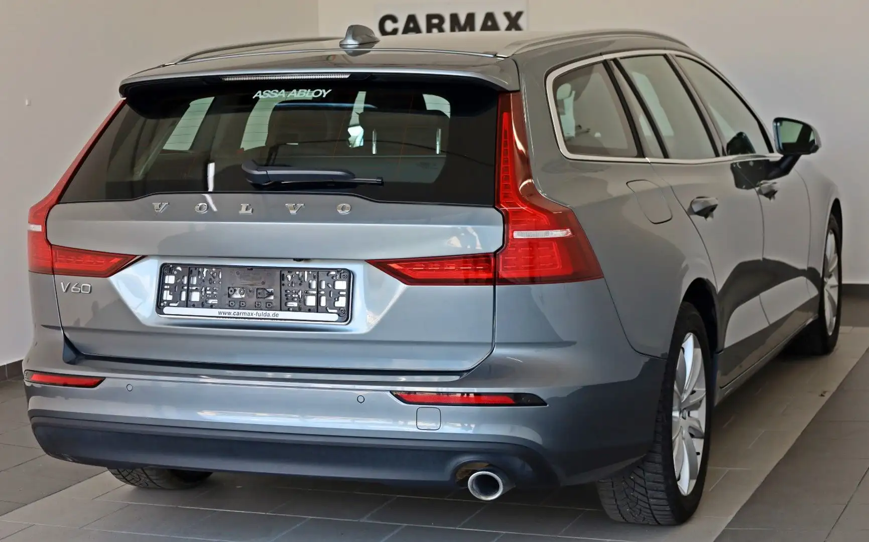 Volvo V60 Momentum Pro, T.Leder,Navi,LED,Kamera,SH Grey - 2