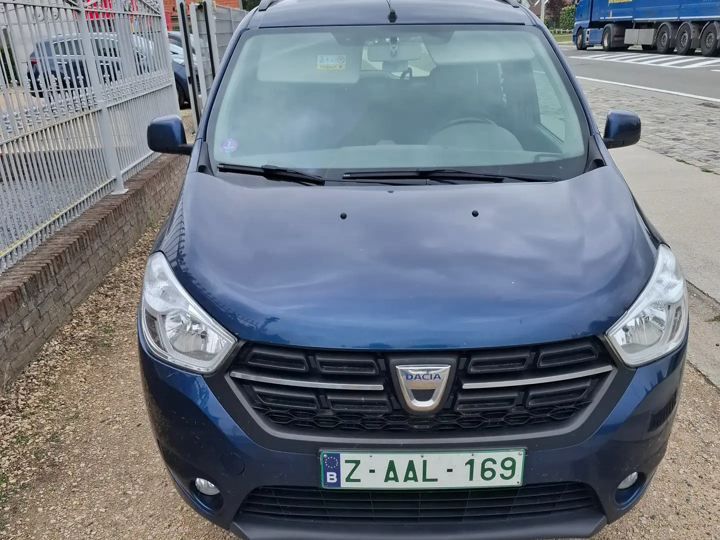 Dacia Lodgy Lodgy SCe 100 Laureate - 2