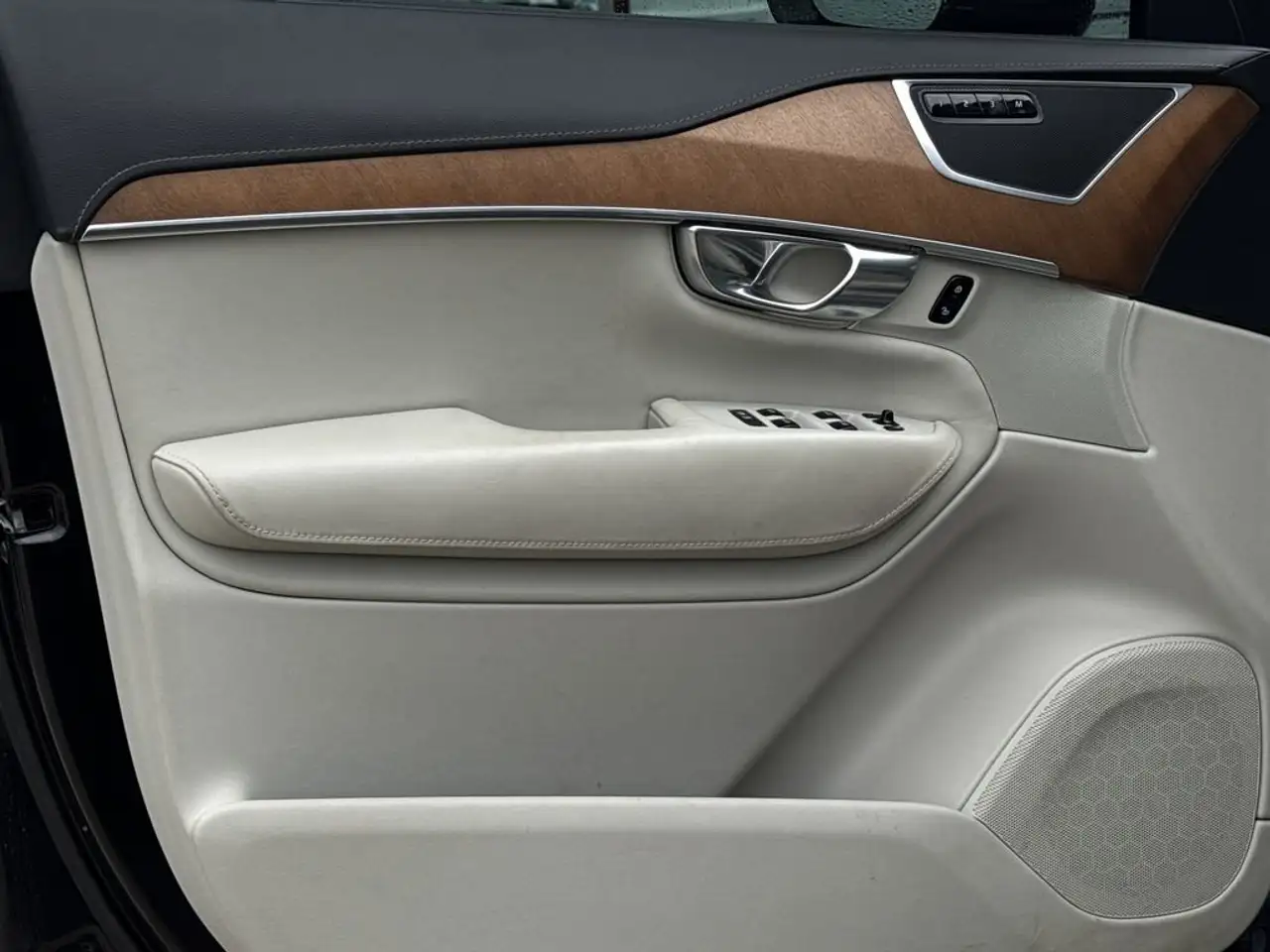 Volvo XC90 снимка Volvo XC90
