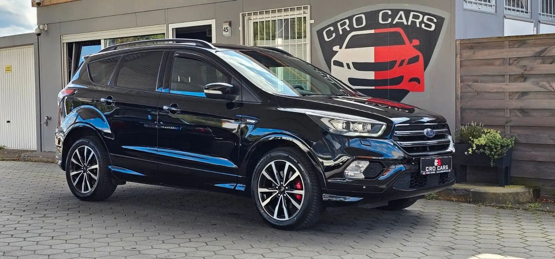 Ford Kuga ST-Line*TÜV NEU* Schwarz - 1