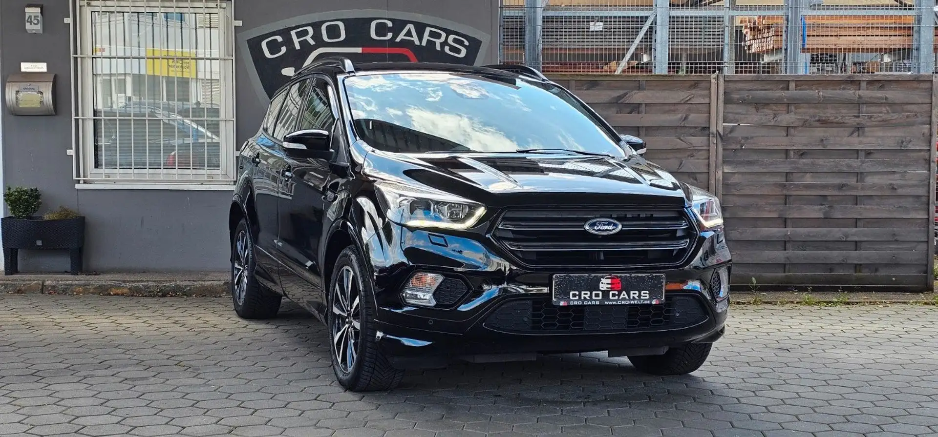 Ford Kuga ST-Line*TÜV NEU* Schwarz - 2